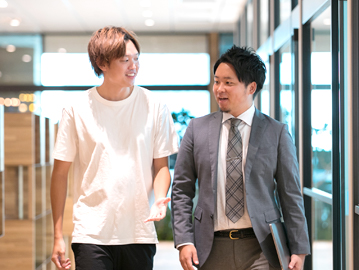 キャリアアドバイザーと受講生の画像